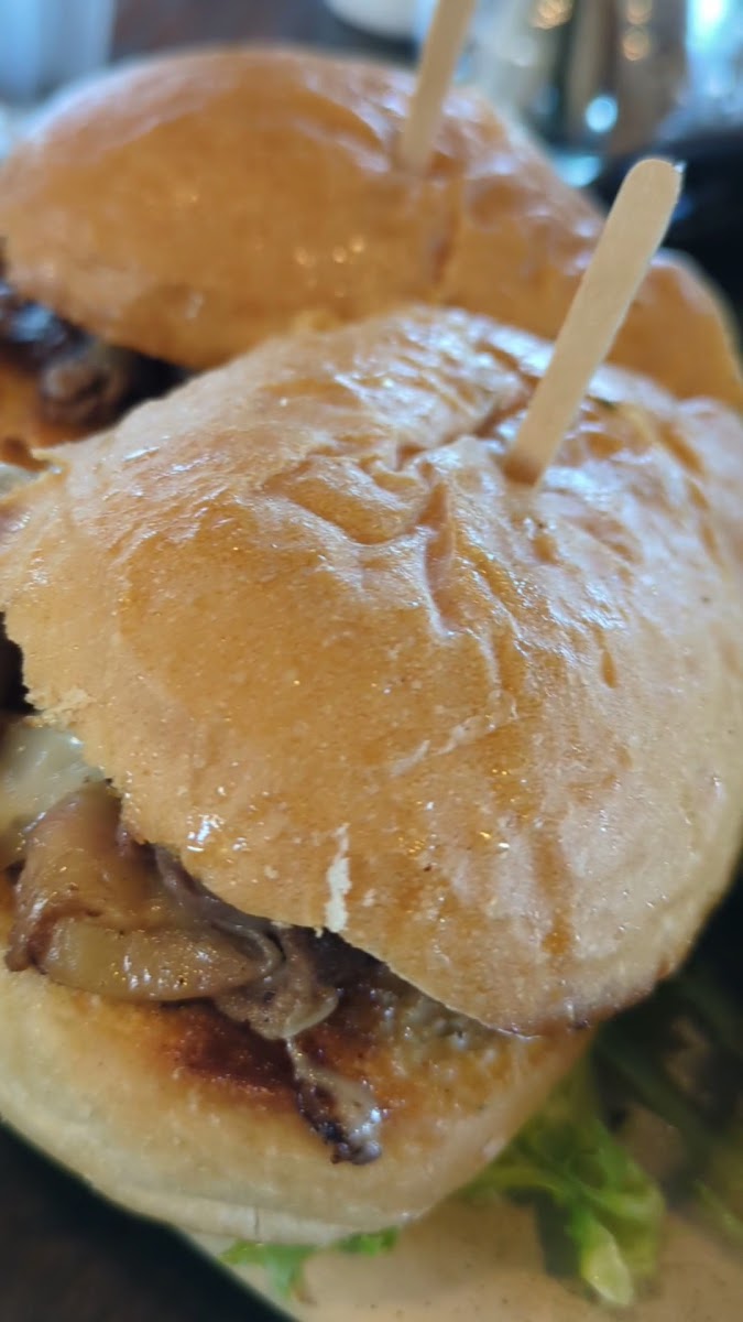 Iron Horse Tavern Folsom-2